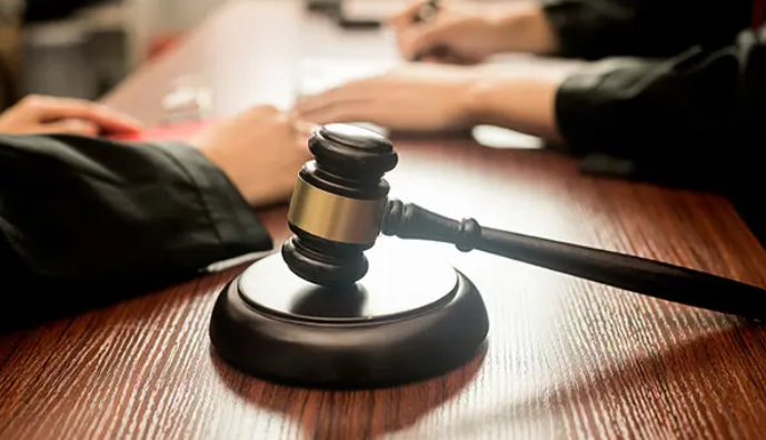 男子凌晨“捂嘴”毆打女鄰居被捕，非法侵入住宅罪怎么量刑?