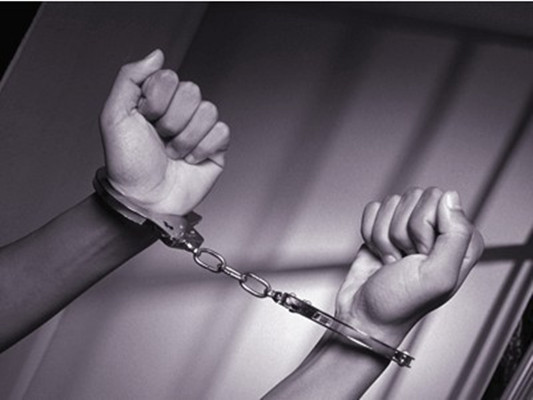 在我國刑法中女的強奸男的是否構成強奸罪